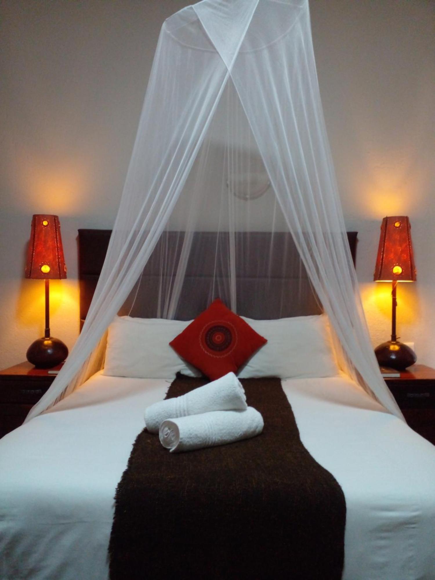 Buffalo Hotel Hectorspruit Exterior photo